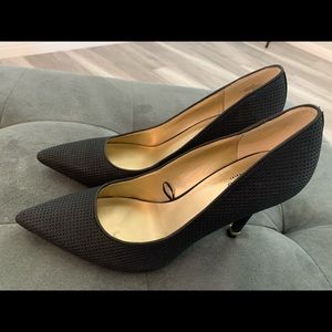 Black heels brand Guess size 11